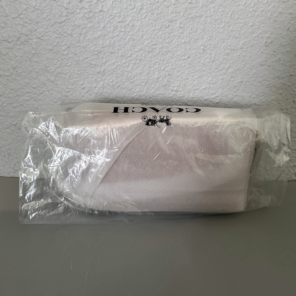 🔥NWT COACH Nolita‎ 19 With Signature Rivets Leather in Pink - Picture 9 of 16